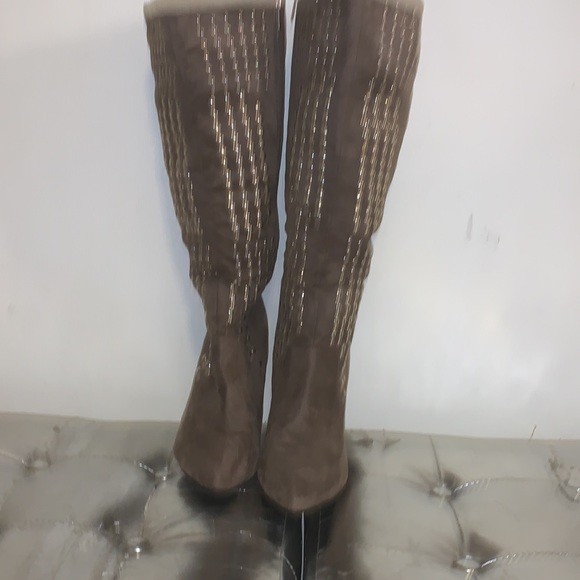 ASHLEY STEWART taupe studded wide leg tall boots size 10W. - Picture 3 of 6